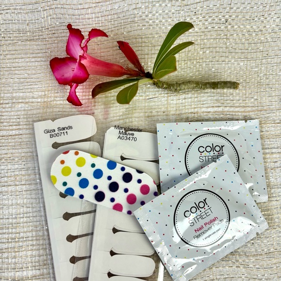 COLOR STREET Bundle. - Picture 2 of 3